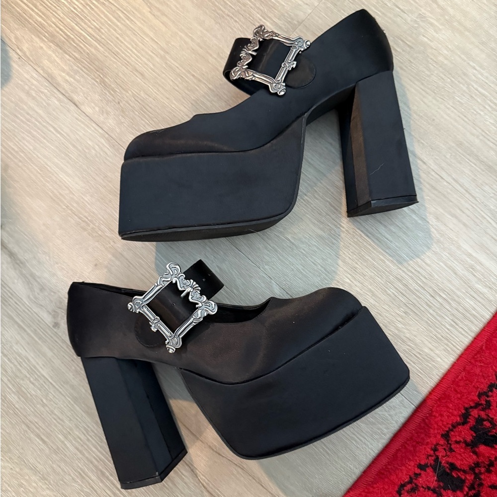 Elegant Black Platform Heels by widow